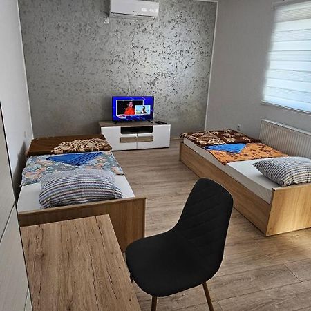 Apartmani Roki Tuzla Buitenkant foto