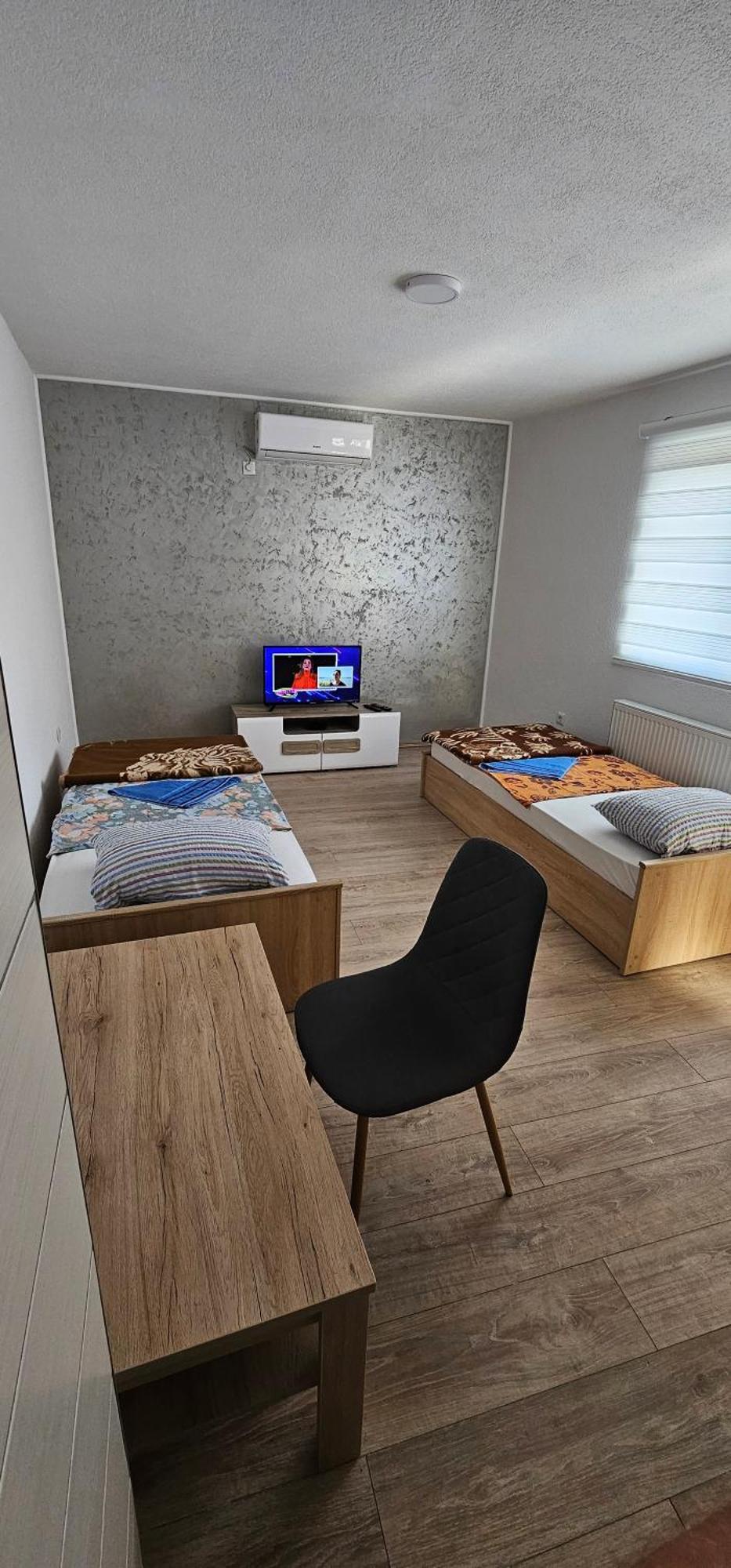 Apartmani Roki Tuzla Buitenkant foto